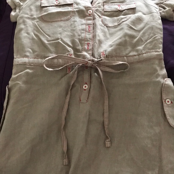 Maeve linen dress in beige. Size 2. - Picture 5 of 5